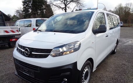 Opel Vivaro, 2022 год, 3 050 000 рублей, 9 фотография