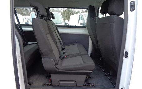 Opel Vivaro, 2022 год, 3 050 000 рублей, 7 фотография