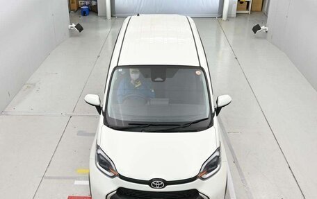 Toyota Sienta, 2022 год, 1 348 000 рублей, 2 фотография