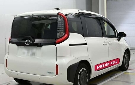 Toyota Sienta, 2022 год, 1 348 000 рублей, 4 фотография