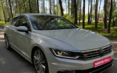 Volkswagen Passat B8 рестайлинг, 2015 год, 1 950 000 рублей, 1 фотография