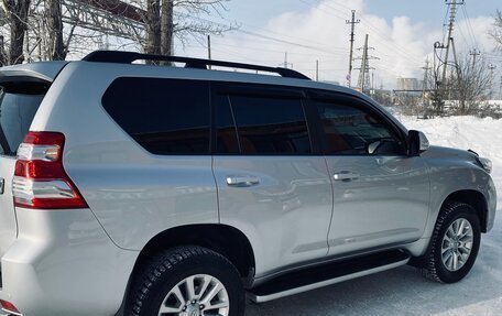 Toyota Land Cruiser Prado 150 рестайлинг 2, 2015 год, 3 990 000 рублей, 11 фотография