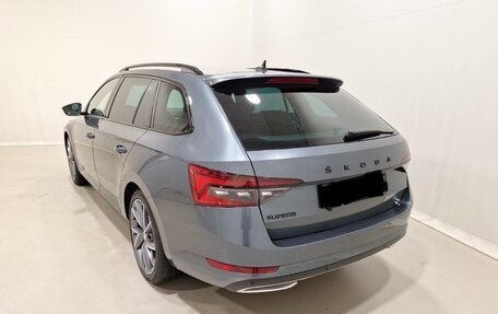 Skoda Superb III рестайлинг, 2021 год, 3 200 000 рублей, 3 фотография