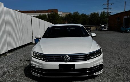 Volkswagen Passat B8 рестайлинг, 2015 год, 1 950 000 рублей, 21 фотография