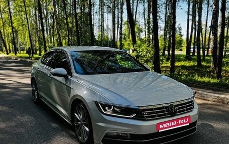 Volkswagen Passat B8 рестайлинг, 2015 год, 1 950 000 рублей, 23 фотография