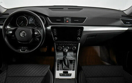 Skoda Superb III рестайлинг, 2020 год, 2 600 000 рублей, 8 фотография