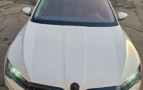 Skoda Superb III рестайлинг, 2020 год, 2 600 000 рублей, 3 фотография