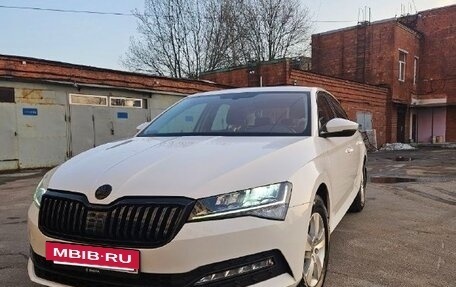 Skoda Superb III рестайлинг, 2020 год, 2 600 000 рублей, 2 фотография