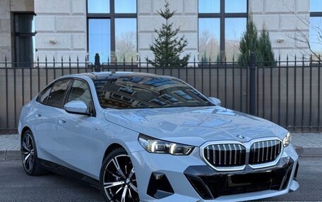 BMW 5 серия, 2023 год, 7 980 000 рублей, 4 фотография