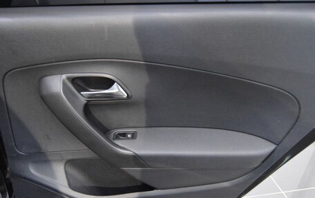 Volkswagen Polo VI (EU Market), 2011 год, 550 000 рублей, 25 фотография