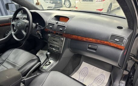 Toyota Avensis III рестайлинг, 2005 год, 670 000 рублей, 15 фотография