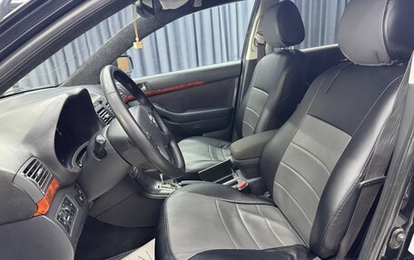 Toyota Avensis III рестайлинг, 2005 год, 670 000 рублей, 20 фотография