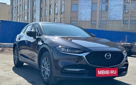 Mazda CX-4, 2023 год, 1 680 777 рублей, 4 фотография