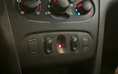 Renault Logan II, 2020 год, 899 900 рублей, 14 фотография