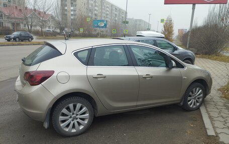 Opel Astra J, 2011 год, 790 000 рублей, 1 фотография
