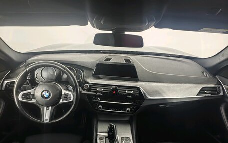 BMW 5 серия, 2018 год, 2 677 584 рублей, 14 фотография