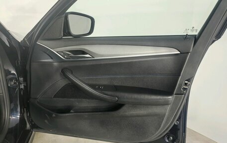 BMW 5 серия, 2018 год, 2 677 584 рублей, 17 фотография