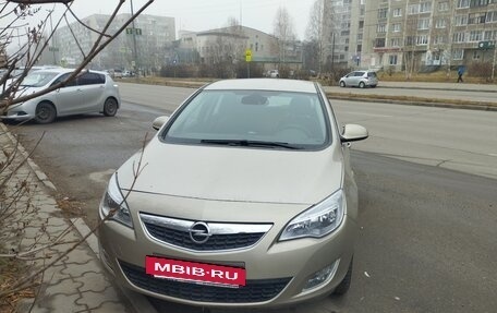 Opel Astra J, 2011 год, 790 000 рублей, 10 фотография