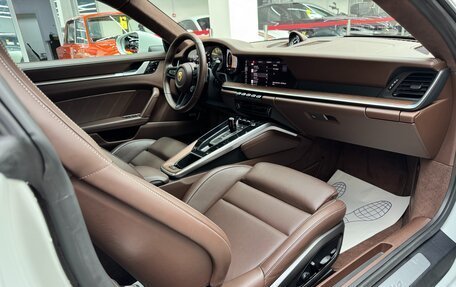 Porsche 911, 2021 год, 19 950 000 рублей, 25 фотография