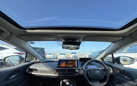 Toyota Prius IV XW50, 2024 год, 2 750 000 рублей, 9 фотография