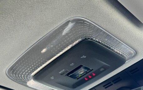 Toyota Prius IV XW50, 2024 год, 2 750 000 рублей, 11 фотография
