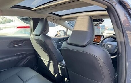 Toyota Prius IV XW50, 2024 год, 2 750 000 рублей, 14 фотография