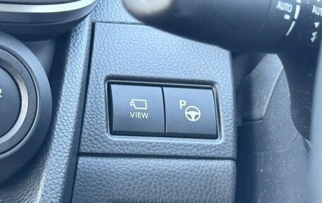 Toyota Prius IV XW50, 2024 год, 2 750 000 рублей, 18 фотография