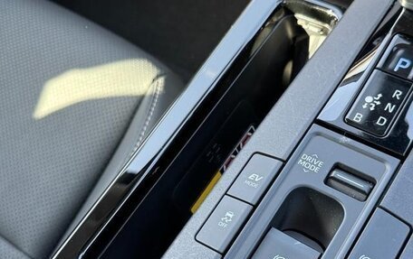 Toyota Prius IV XW50, 2024 год, 2 750 000 рублей, 21 фотография