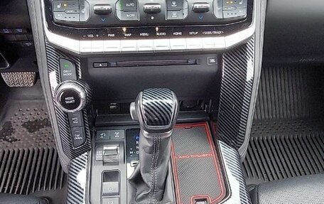 Toyota Land Cruiser, 2021 год, 13 фотография