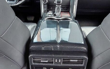 Toyota Land Cruiser, 2021 год, 15 фотография