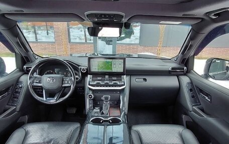 Toyota Land Cruiser, 2021 год, 17 фотография