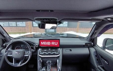 Toyota Land Cruiser, 2021 год, 18 фотография