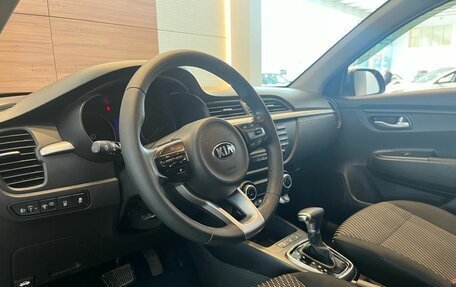 KIA Rio IV, 2018 год, 1 599 000 рублей, 9 фотография