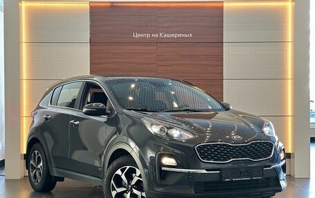 KIA Sportage IV рестайлинг, 2020 год, 2 199 900 рублей, 3 фотография