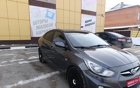 Hyundai Solaris II рестайлинг, 2012 год, 690 000 рублей, 1 фотография