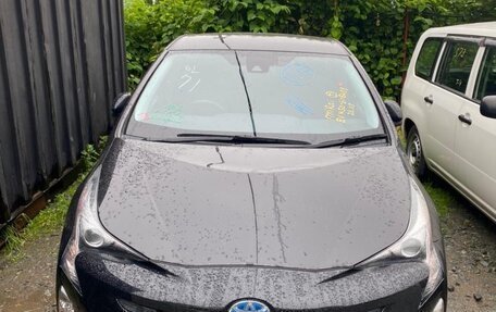 Toyota Prius IV XW50, 2018 год, 1 850 000 рублей, 1 фотография