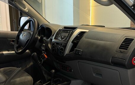 Toyota Hilux VII, 2010 год, 2 099 000 рублей, 8 фотография