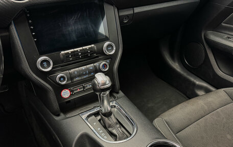 Ford Mustang VI рестайлинг, 2016 год, 3 650 000 рублей, 8 фотография