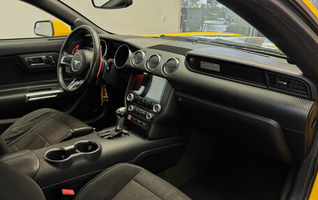 Ford Mustang VI рестайлинг, 2016 год, 3 650 000 рублей, 10 фотография