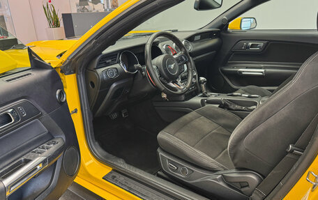 Ford Mustang VI рестайлинг, 2016 год, 3 650 000 рублей, 7 фотография