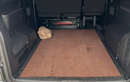 Volkswagen Caravelle T6 рестайлинг, 2018 год, 3 200 000 рублей, 17 фотография