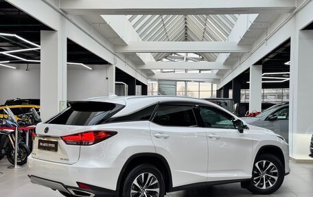 Lexus RX IV рестайлинг, 2021 год, 5 990 000 рублей, 6 фотография