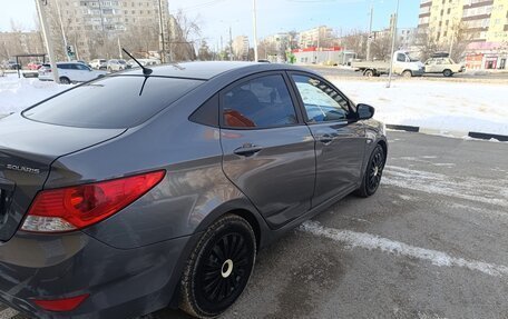 Hyundai Solaris II рестайлинг, 2012 год, 690 000 рублей, 4 фотография