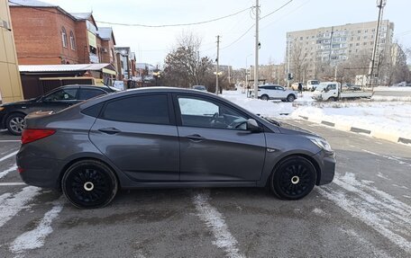Hyundai Solaris II рестайлинг, 2012 год, 690 000 рублей, 3 фотография
