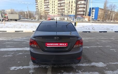 Hyundai Solaris II рестайлинг, 2012 год, 690 000 рублей, 2 фотография