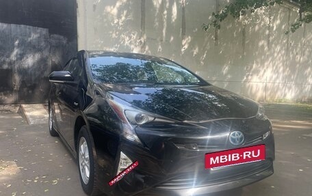 Toyota Prius IV XW50, 2018 год, 1 850 000 рублей, 4 фотография