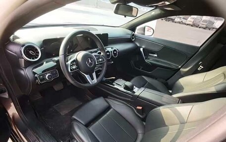 Mercedes-Benz A-Класс, 2022 год, 1 800 000 рублей, 7 фотография
