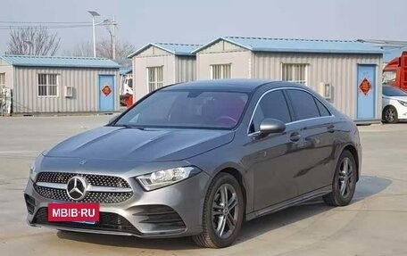 Mercedes-Benz A-Класс, 2022 год, 1 800 000 рублей, 3 фотография