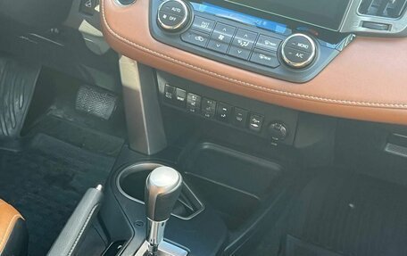 Toyota RAV4, 2017 год, 2 450 000 рублей, 9 фотография