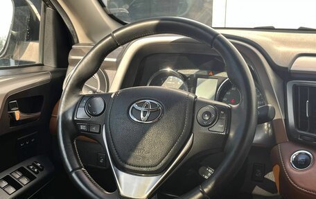 Toyota RAV4, 2017 год, 2 450 000 рублей, 7 фотография